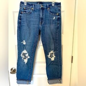 Gap Distressed Girlfriend Blue Denim Loose Fit Jeans Waist 27 Size 4 Womens